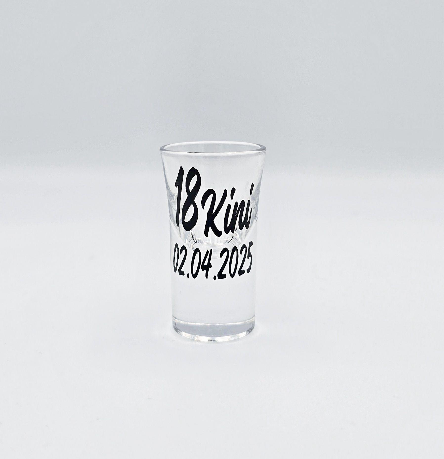 Kieliszek oszukany na 18-stkę